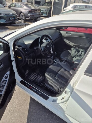 Hyundai Accent 2015, 305,000 km - 1.6 l - Bakı
