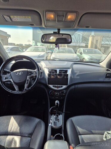 Hyundai Accent 2015, 305,000 km - 1.6 l - Bakı