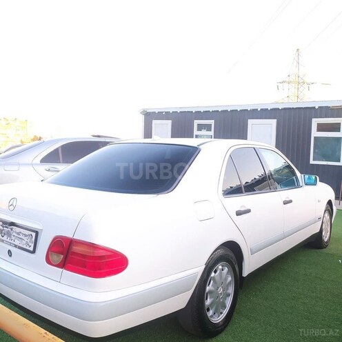 Mercedes E 240 1997, 392,000 km - 2.4 l - Bakı