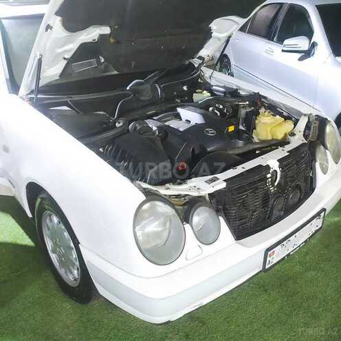 Mercedes E 240 1997, 392,000 km - 2.4 l - Bakı