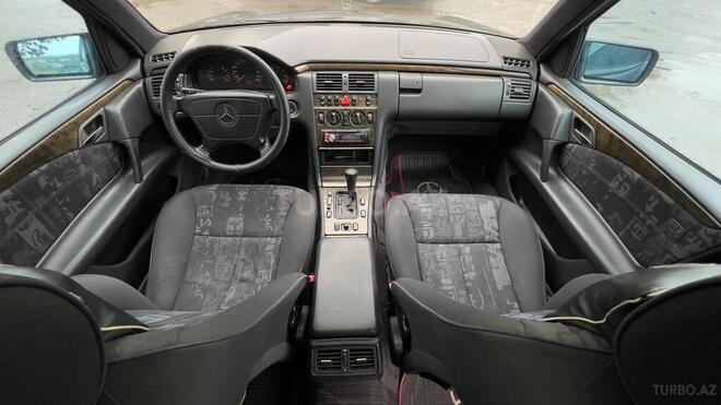 Mercedes E 240 1998, 516,000 km - 2.4 l - Quba