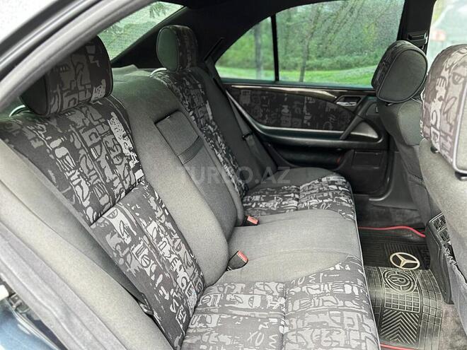 Mercedes E 240 1998, 516,000 km - 2.4 l - Quba