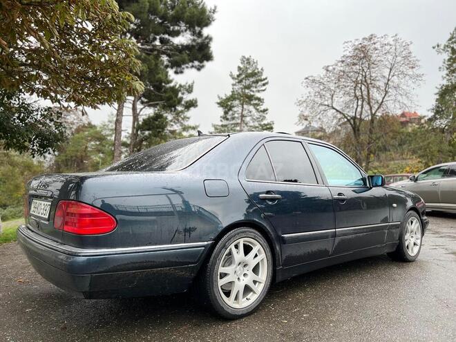 Mercedes E 240 1998, 516,000 km - 2.4 l - Quba