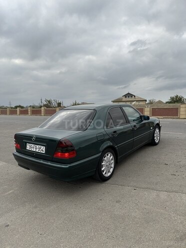 Mercedes C 220 2000, 450,628 km - 2.1 l - Salyan