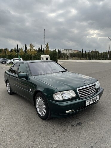 Mercedes C 220 2000, 450,628 km - 2.1 l - Salyan
