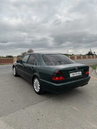 Mercedes C 220 2000, 450,628 km - 2.1 l - Salyan
