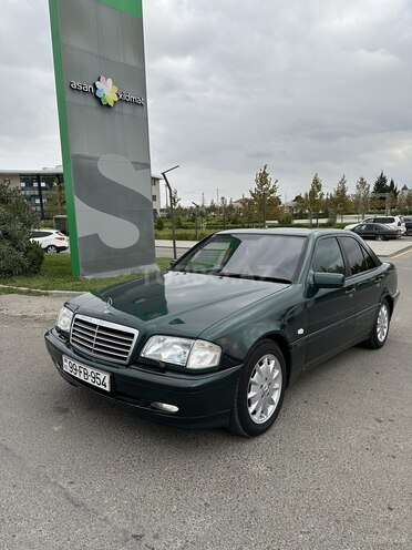 Mercedes C 220 2000, 450,628 km - 2.1 l - Salyan