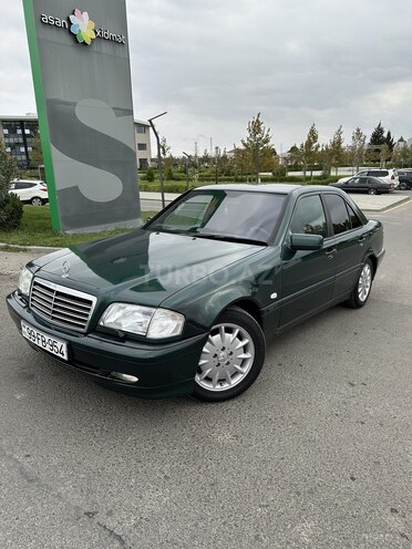 Mercedes C 220 2000, 450,628 km - 2.1 l - Salyan