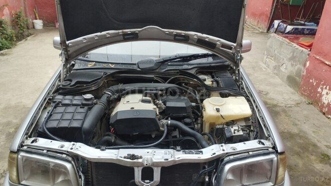 Mercedes C 200 1998, 100,000 km - 2.0 l - Biləsuvar