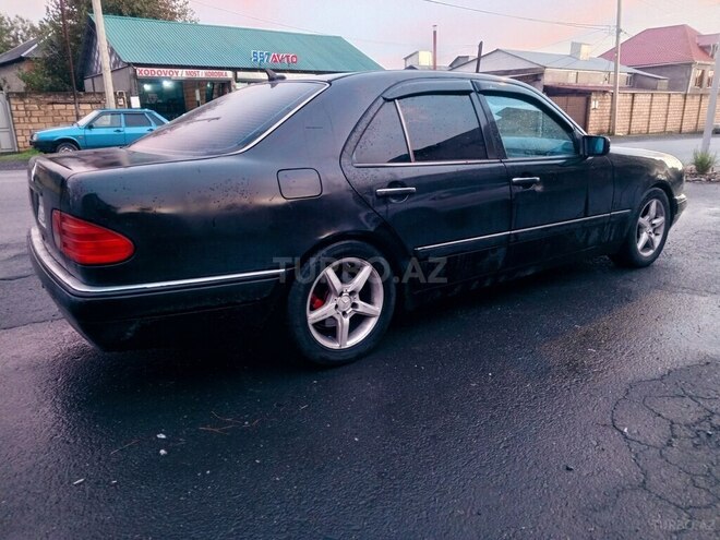 Mercedes E 280 1998, 294,646 km - 2.8 l - Zaqatala