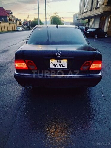 Mercedes E 280 1998, 294,646 km - 2.8 l - Zaqatala