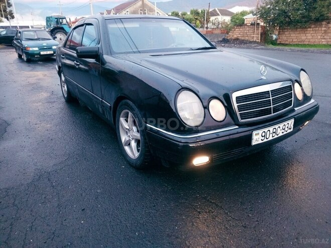 Mercedes E 280 1998, 294,646 km - 2.8 l - Zaqatala