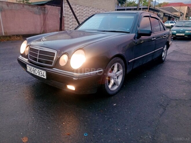 Mercedes E 280 1998, 294,646 km - 2.8 l - Zaqatala