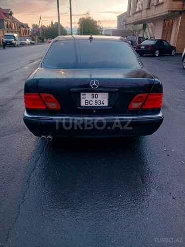 Mercedes E 280 1998, 294,646 km - 2.8 l - Zaqatala