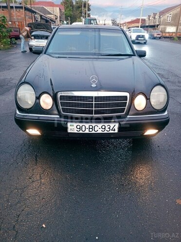 Mercedes E 280 1998, 294,646 km - 2.8 l - Zaqatala
