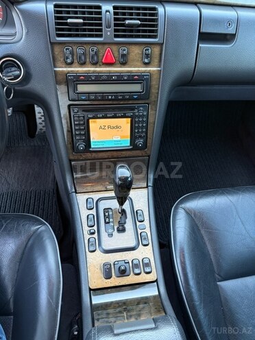 Mercedes E 320 2000, 284,035 km - 3.2 l - Sabirabad