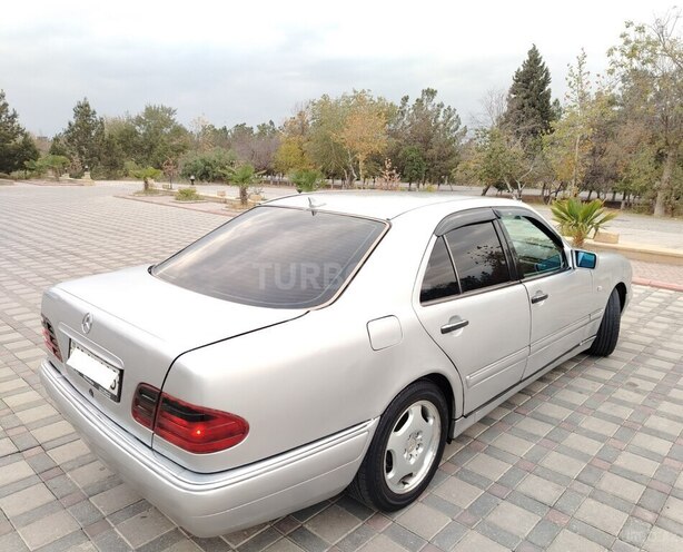 Mercedes E 220 1997, 213,318 km - 2.2 l - Şirvan