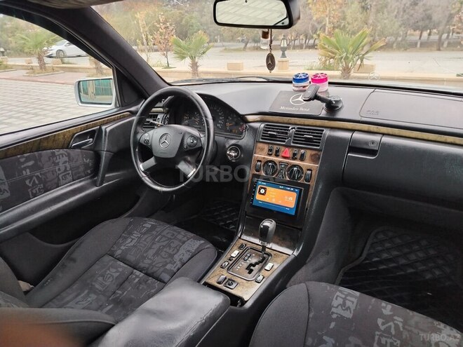 Mercedes E 220 1997, 213,318 km - 2.2 l - Şirvan