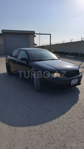 Audi A4-2