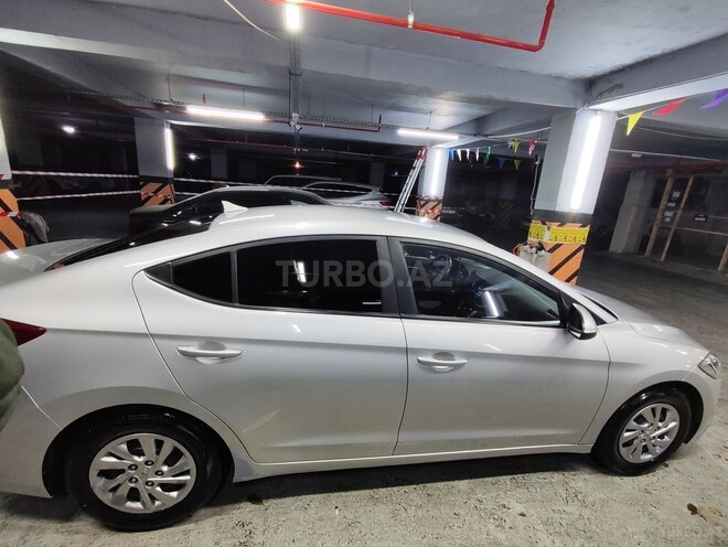 Hyundai Avante 2016, 160,400 km - 1.6 l - Bakı
