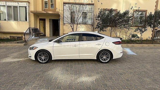 Hyundai Elantra 2016, 225,000 km - 2.0 l - Bakı
