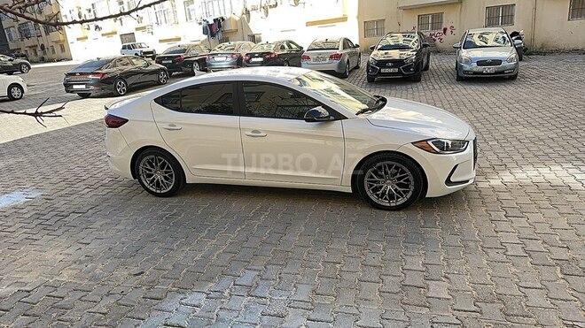 Hyundai Elantra 2016, 225,000 km - 2.0 l - Bakı