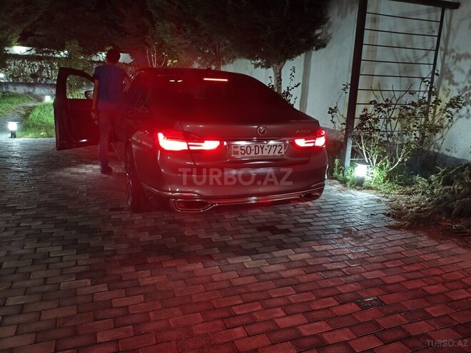 BMW 740 2017, 298,000 km - 3.0 l - Bakı