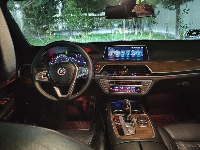 BMW 740 2017, 298,000 km - 3.0 l - Bakı