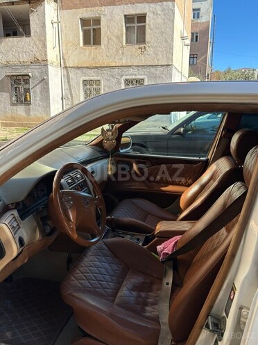 Mercedes E 320 2000, 235,000 km - 3.2 л - Sumqayıt