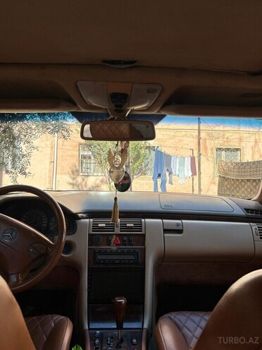 Mercedes E 320 2000, 235,000 km - 3.2 л - Sumqayıt
