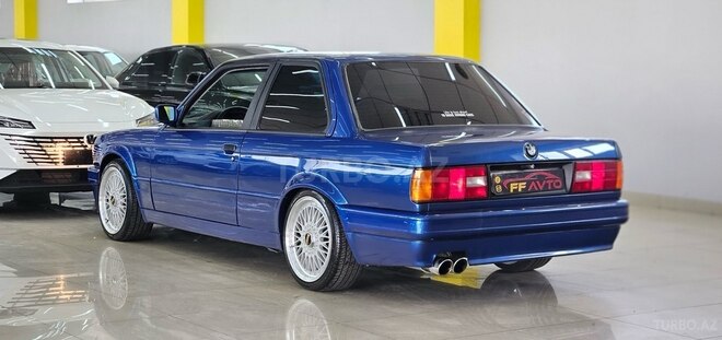 BMW 320-13