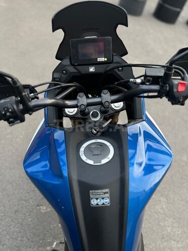 Honda CB200X-3
