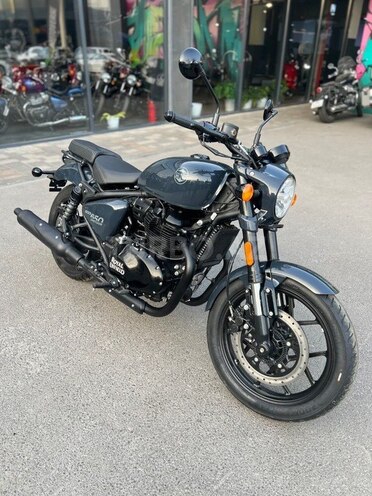 Royal Enfield Shotgun 650-1