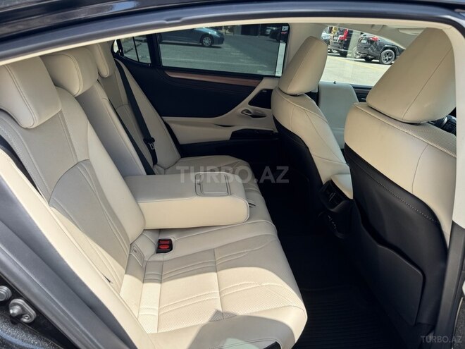 Lexus ES 300h 2023, 33,500 km - 2.5 l - Bakı