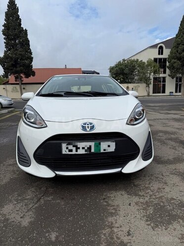 Toyota Aqua-1