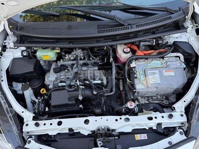 Toyota Aqua-9