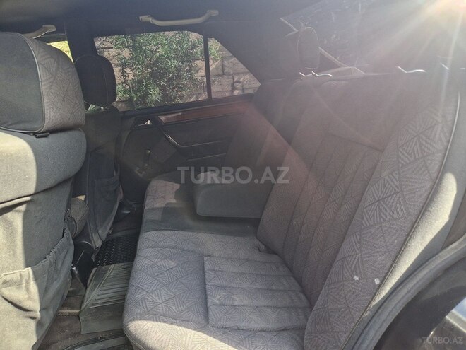 Mercedes E 220 1994, 320,000 km - 2.2 l - Sumqayıt