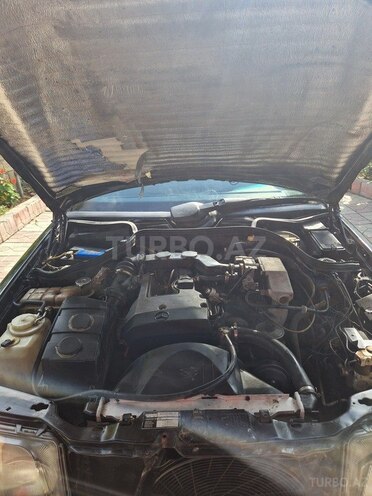 Mercedes E 220 1994, 320,000 km - 2.2 l - Sumqayıt