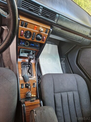Mercedes E 220 1994, 320,000 km - 2.2 l - Sumqayıt