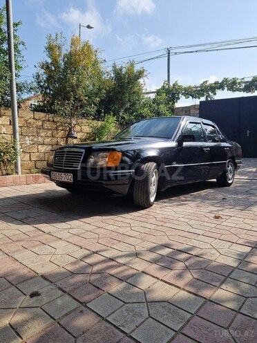 Mercedes E 220 1994, 320,000 km - 2.2 l - Sumqayıt