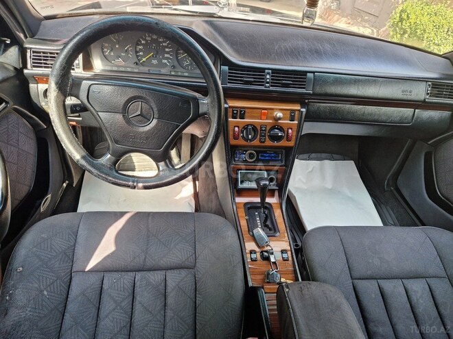 Mercedes E 220 1994, 320,000 km - 2.2 l - Sumqayıt
