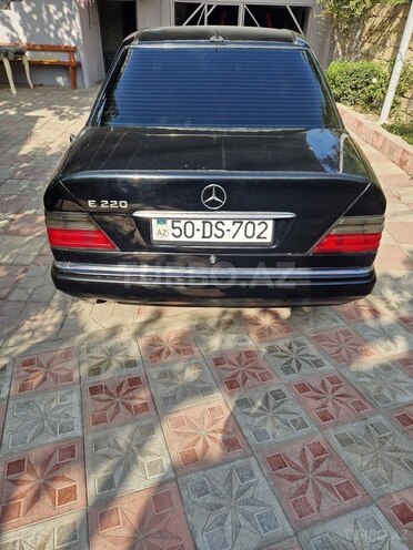 Mercedes E 220 1994, 320,000 km - 2.2 l - Sumqayıt