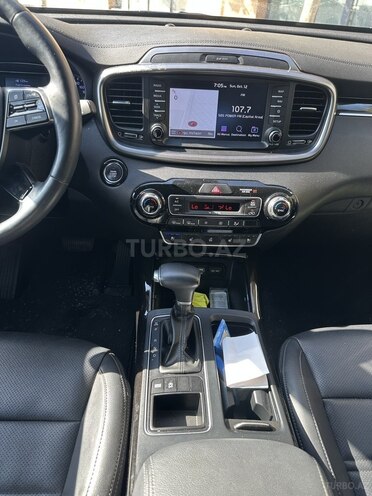 Kia Sorento-16