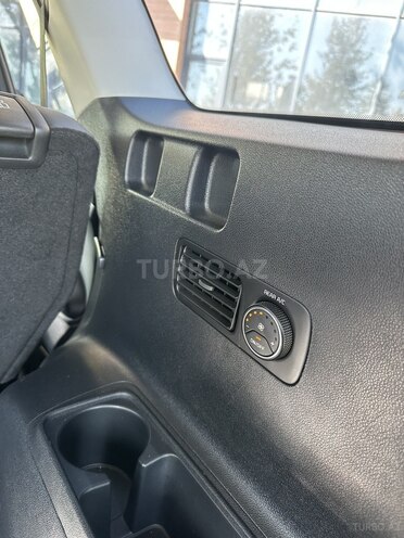 Kia Sorento-13
