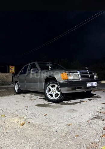 Mercedes 190 1992, 250,000 km - 2.0 l - Qəbələ