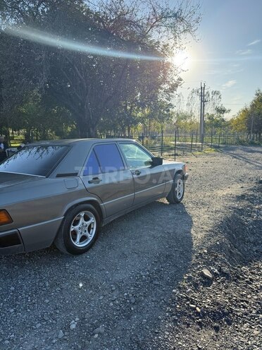 Mercedes 190 1992, 250,000 km - 2.0 l - Qəbələ