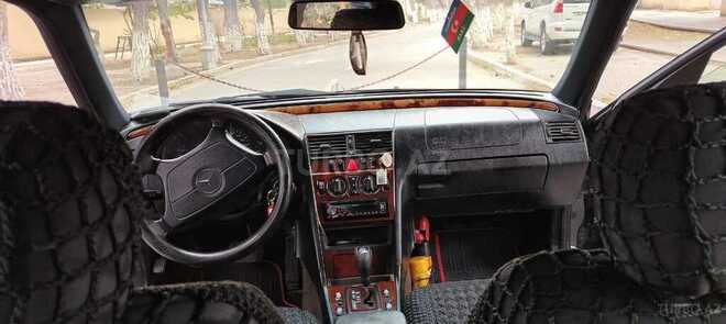 Mercedes C 220 1999, 234,123 km - 2.2 l - Sumqayıt