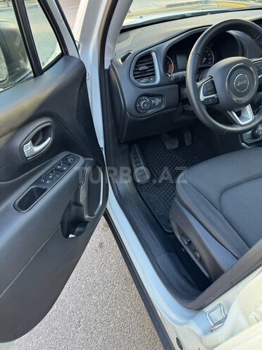 Jeep Renegade-12