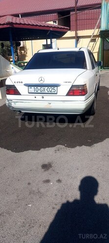 Mercedes E 250 1995, 528,000 km - 2.5 l - Bakı