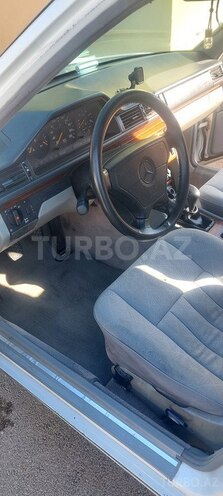 Mercedes E 250 1995, 528,000 km - 2.5 l - Bakı